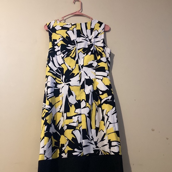 Dress - Picture 5 of 5